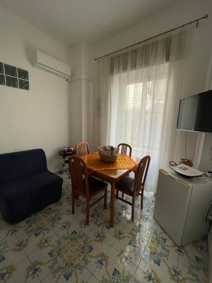 נאפולי Queen Carolina'S Homes - Apartments In Old Town מראה חיצוני תמונה