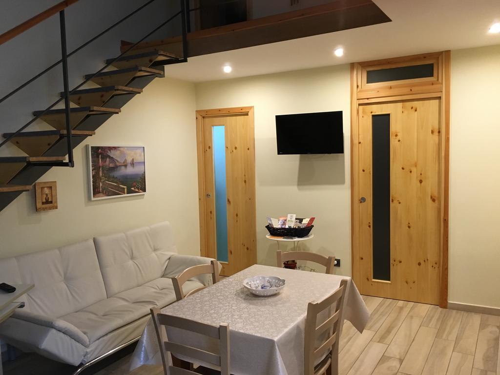 נאפולי Queen Carolina'S Homes - Apartments In Old Town מראה חיצוני תמונה